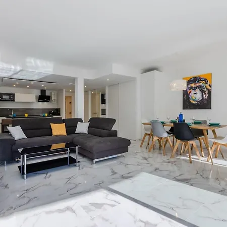 Apartman 90m On The Croisette With Terrace & Sea View Cannes