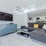 90m On The Croisette With Terrace & Sea View Apartment