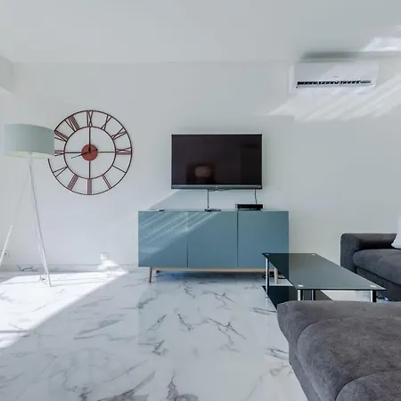 Appartement 90m On The Croisette With Terrace & Sea View Cannes