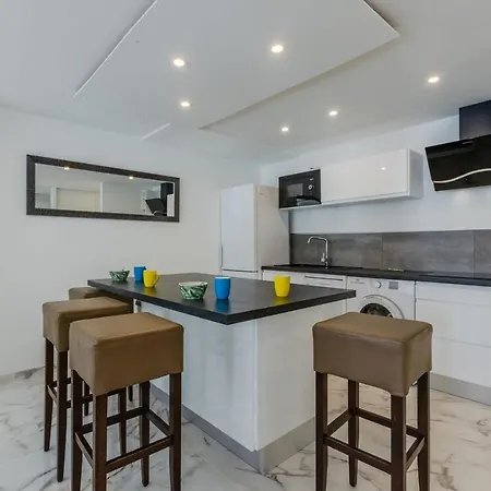 90m On The Croisette With Terrace & Sea View Apartment *