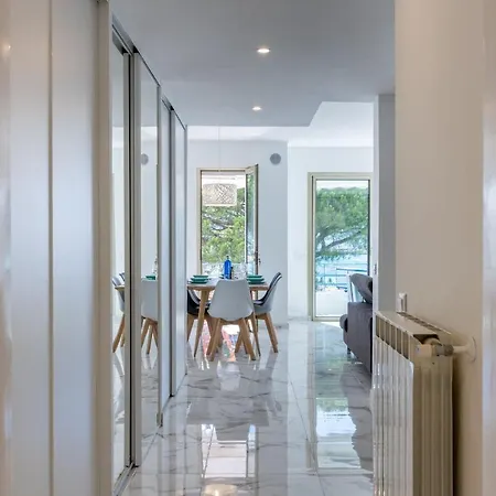 90m On The Croisette With Terrace & Sea View
