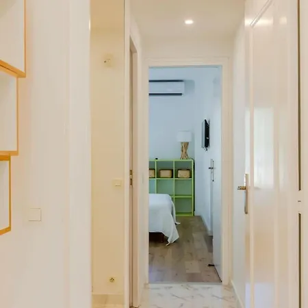 90m On The Croisette With Terrace & Sea View Apartmán *