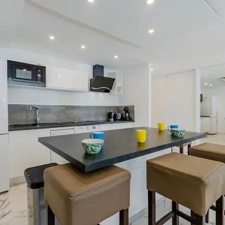 90m On The Croisette With Terrace & Sea View * Cannes