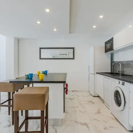 90m On The Croisette With Terrace & Sea View Cannes