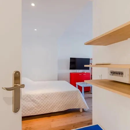 90m On The Croisette With Terrace & Sea View *