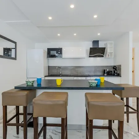 90m On The Croisette With Terrace & Sea View Apartment