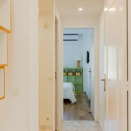 90m On The Croisette With Terrace & Sea View Apartment Cannes