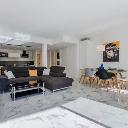 Apartment 90m On The Croisette With Terrace & Sea View